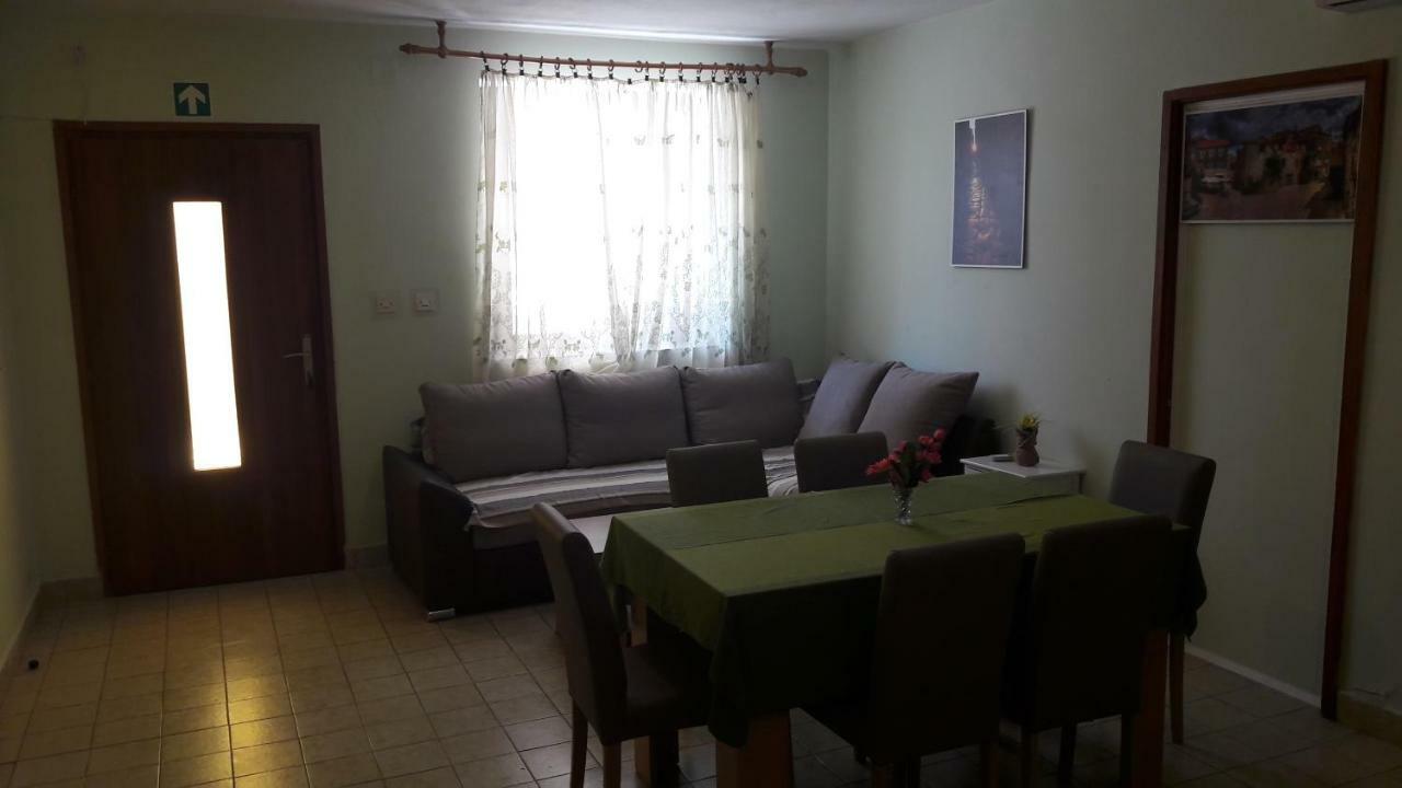 Apartments Antonio Stari Grad  Exterior photo
